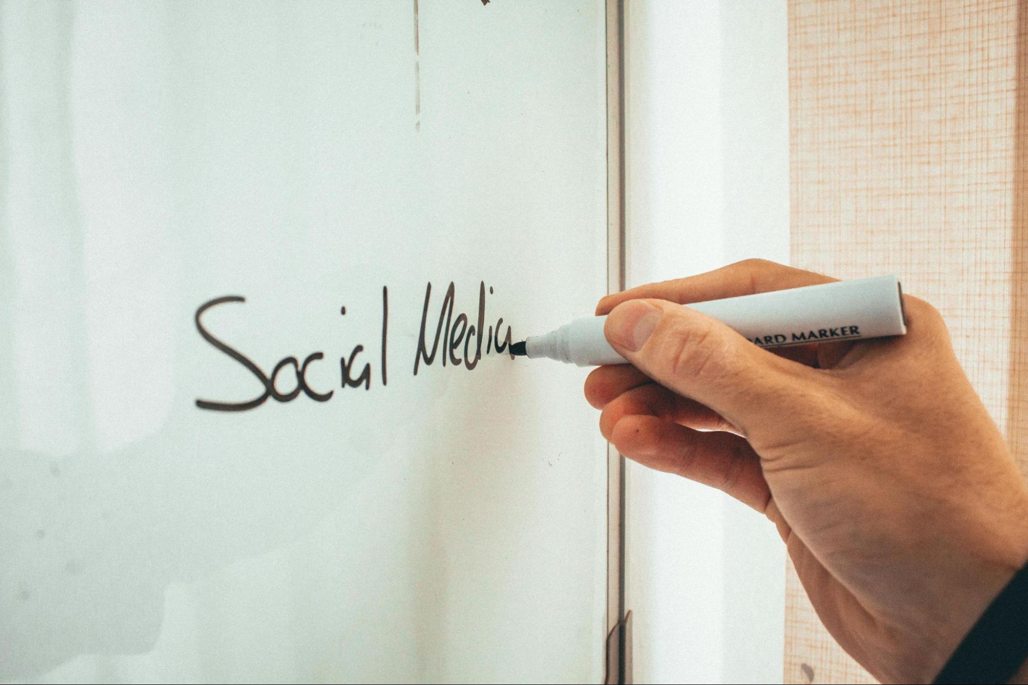USE SOCIAL MEDIA IN YOUR CLASSROOM FOR SCHOOL KIDS